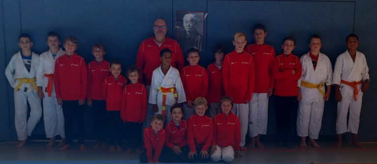 Satori Göns Judoka mit neuenTrainingsanzügen
